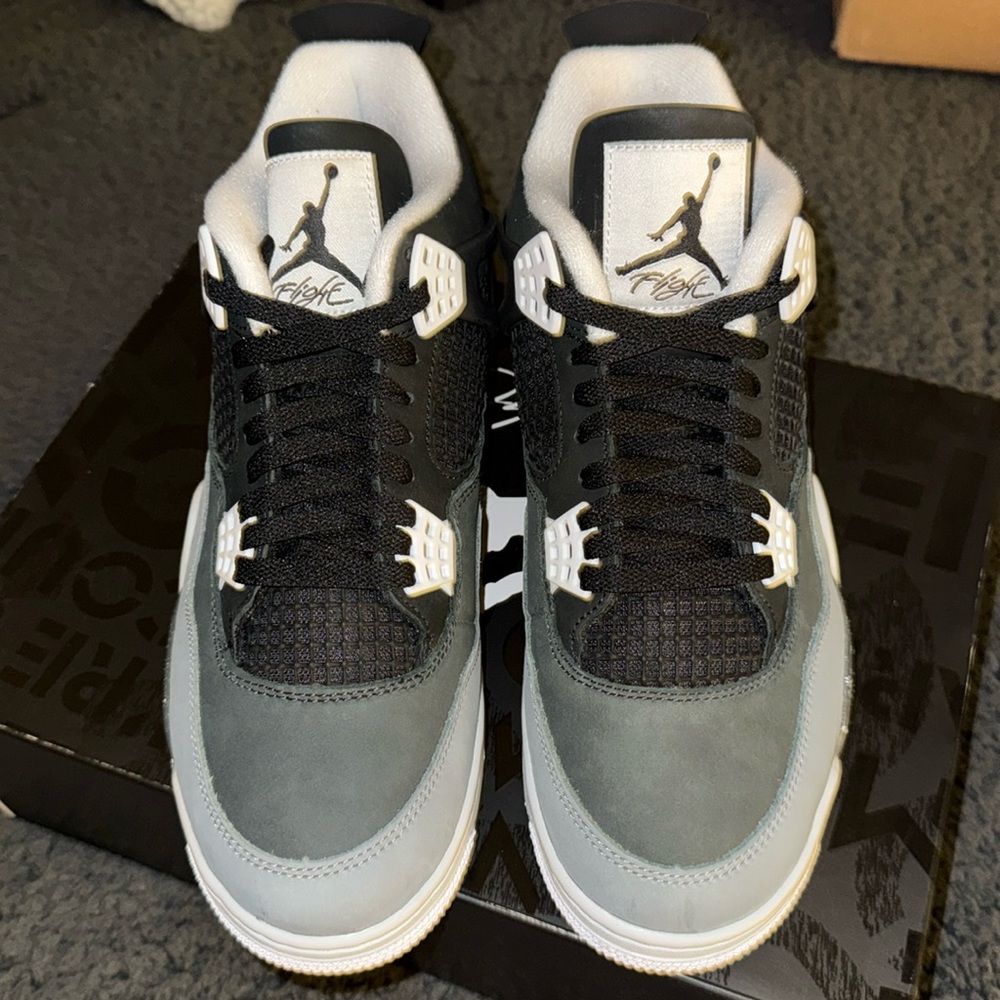 Air Jordan 4 Retro 🔥
